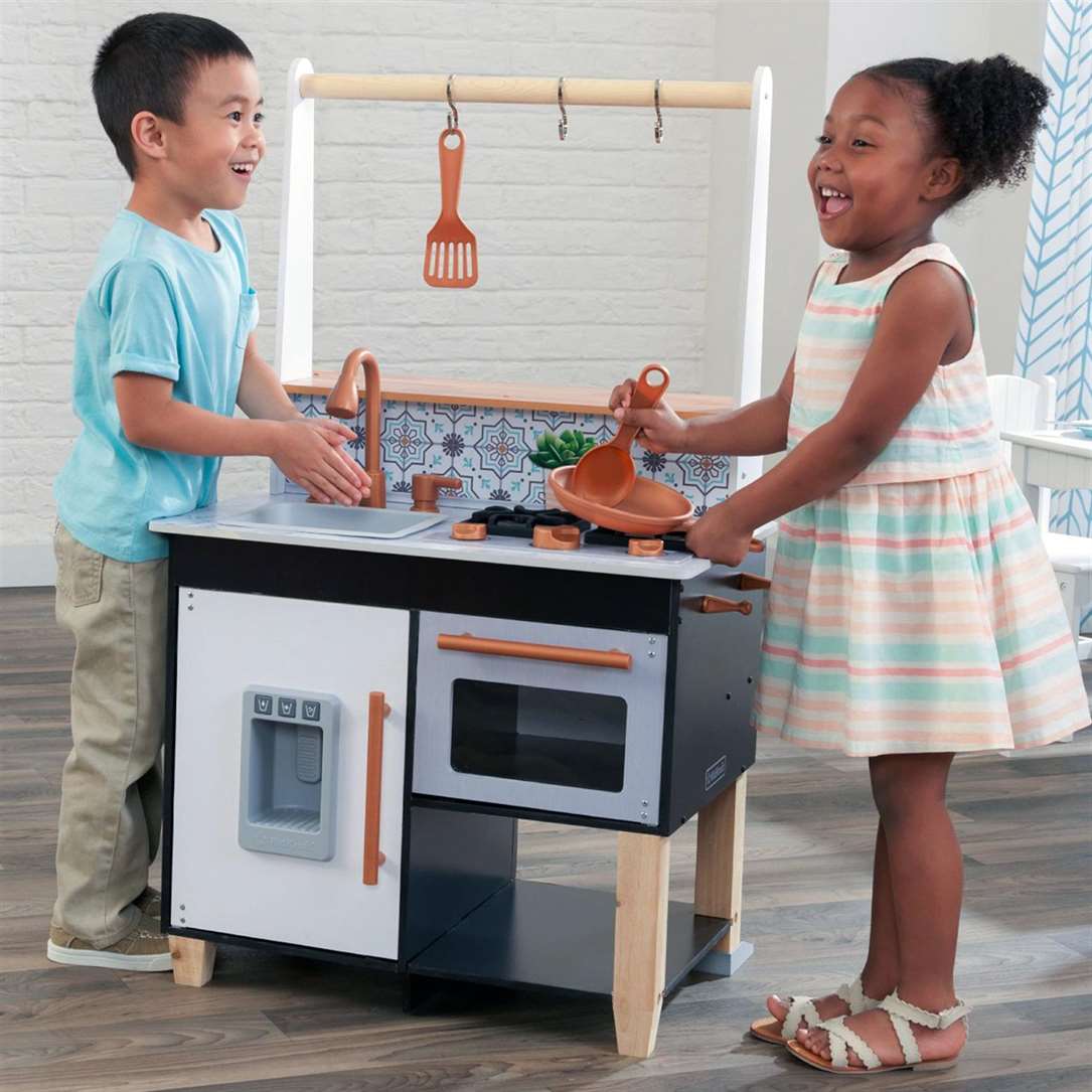 Kidkraft Artisan island Toddler play kitchen